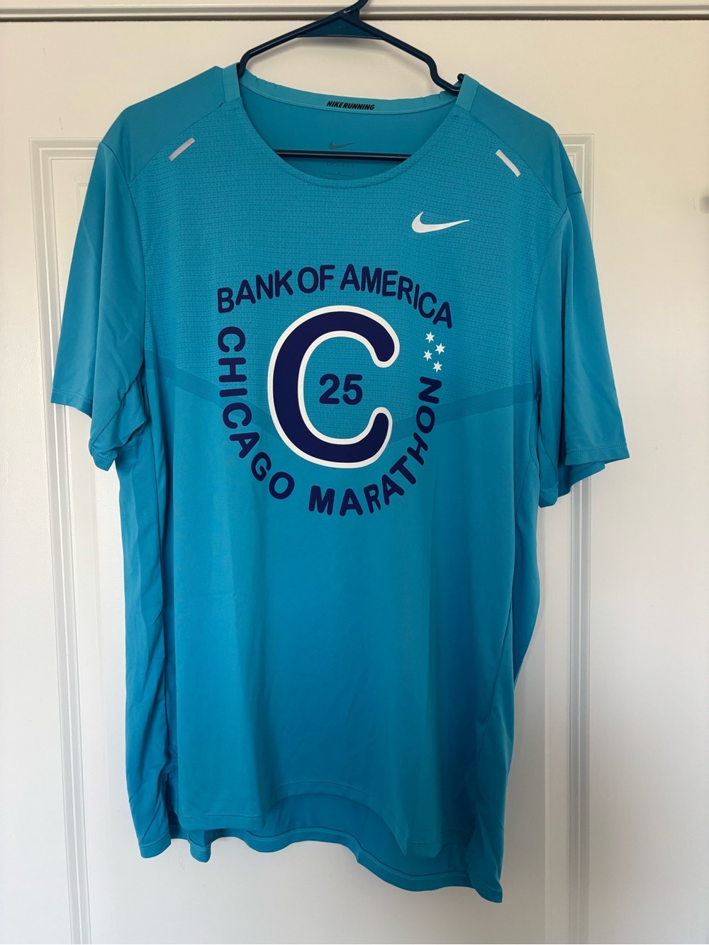 NWT Mens Nike Chicago Marathon 2025 Short Sleeve Running T Shirt HQ4193 440 Sz L